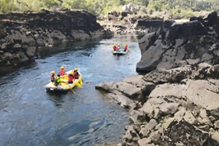 Rafting + Prova de vinho + Petiscos em Melgaço | Para 3 pessoas - 3h | CoralTours Minho
