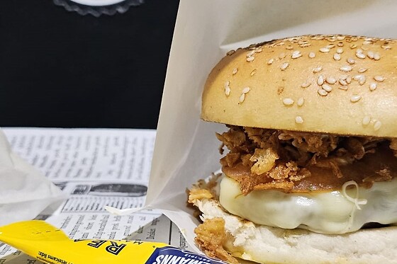 Almoço ou jantar para 2 no Reta's Burguer em Sobral de Monte Agraço (Oeste)