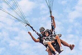 Voo de parapente bilugar com campeão nacional | Para 1 adulto | S. Martinho do Porto ou Nazaré