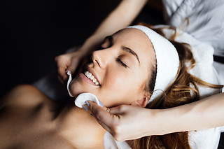 Um mini tratamento facial para 1 em 7 Sentidos - Centro de Reabilitação Física e Neurológica em Vila Nova de Gaia (Porto)