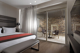 Holiday Suites Arnis Street