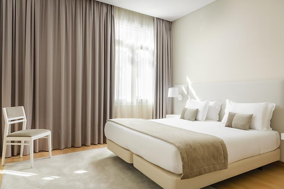 Uma noite em Suíte Júnior com pequeno-almoço para 2 em Hotel Exe Wellington**** em Figueira da Foz (Coimbra)