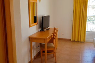 Duas Noites em Quarto Duplo com Pequeno-Almoço + Degustação para 2 | Luz Bay Hotel, Lagos (Faro)